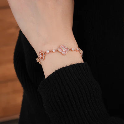2026 New Light Luxury Four-leaf Clover Hollow Adjustable Bracelet Advanced Temperament Charm Bracelet Elegant Hand Jewelry for Women 💎