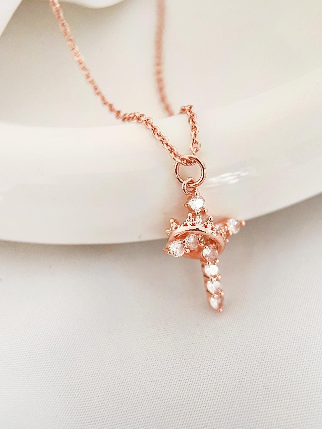 🔥 70% OFF NOW! Crown with Cross Pendant Necklace – Elegant Faith-Inspired Design – Double-sided detail & gold/silver options – perfect for daily wear ✨