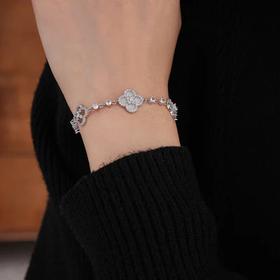 2026 New Light Luxury Four-leaf Clover Hollow Adjustable Bracelet Advanced Temperament Charm Bracelet Elegant Hand Jewelry for Women 💎